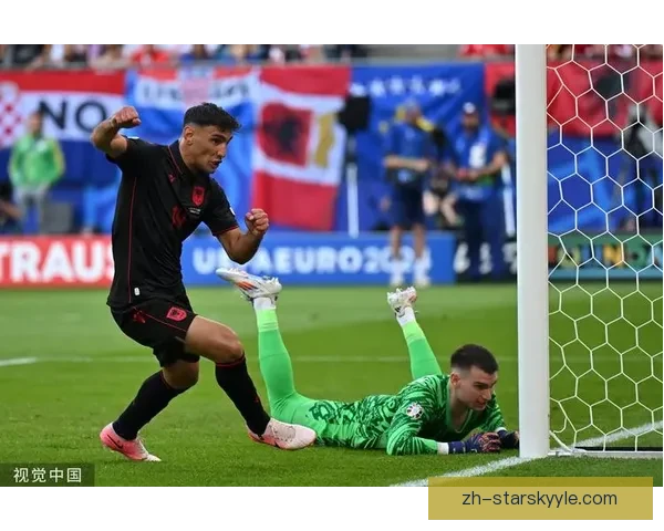 吉拉西头球破门球队防守稳固